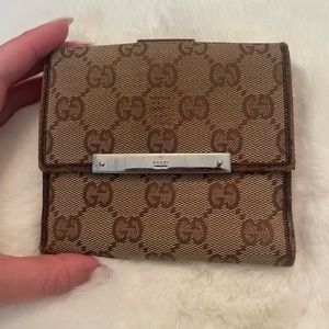 Authentic GUCCI GG Logo   Canvas Leather Bifold Wallet